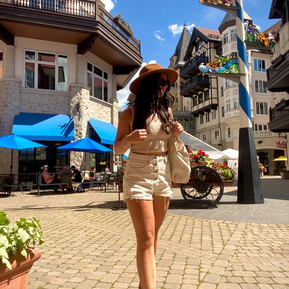 Meet your Posher, Leah - Picture 12 of 12